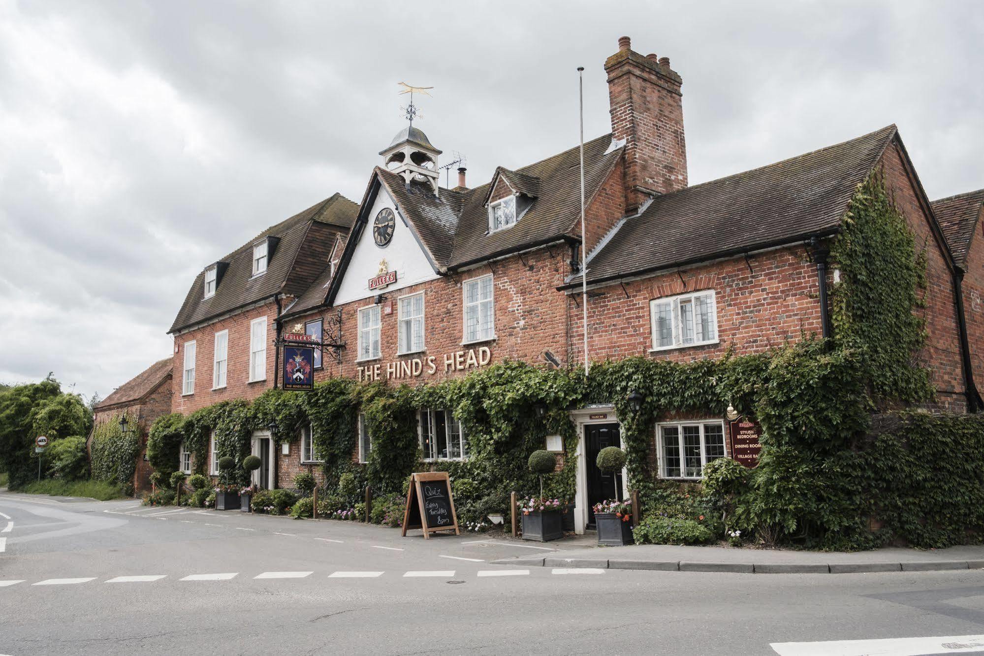Hinds Head Hotel Aldermaston Exterior photo