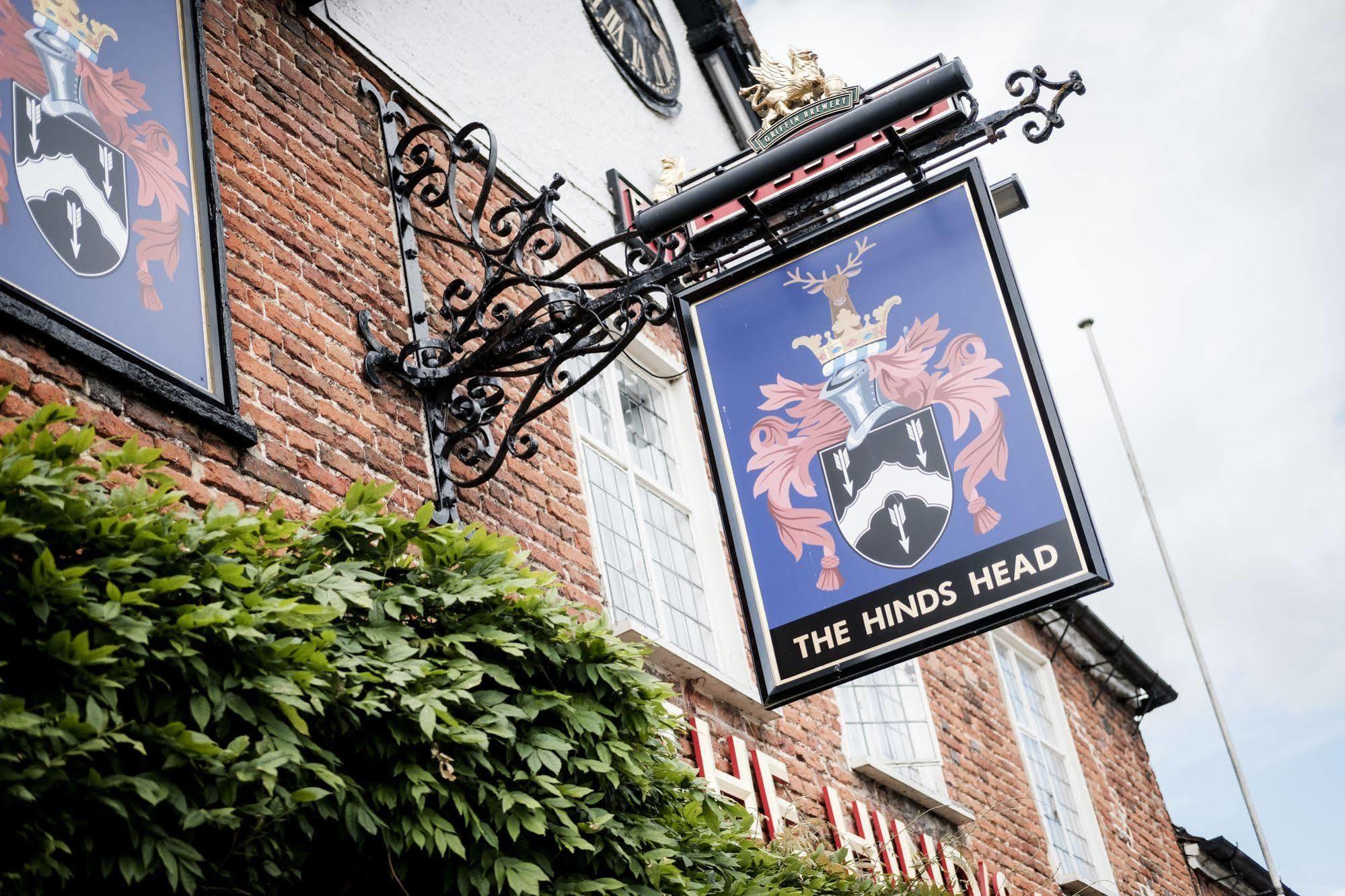 Hinds Head Hotel Aldermaston Exterior photo
